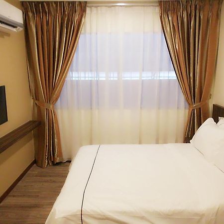 Angsoka Hotel Teluk Intan Exterior photo