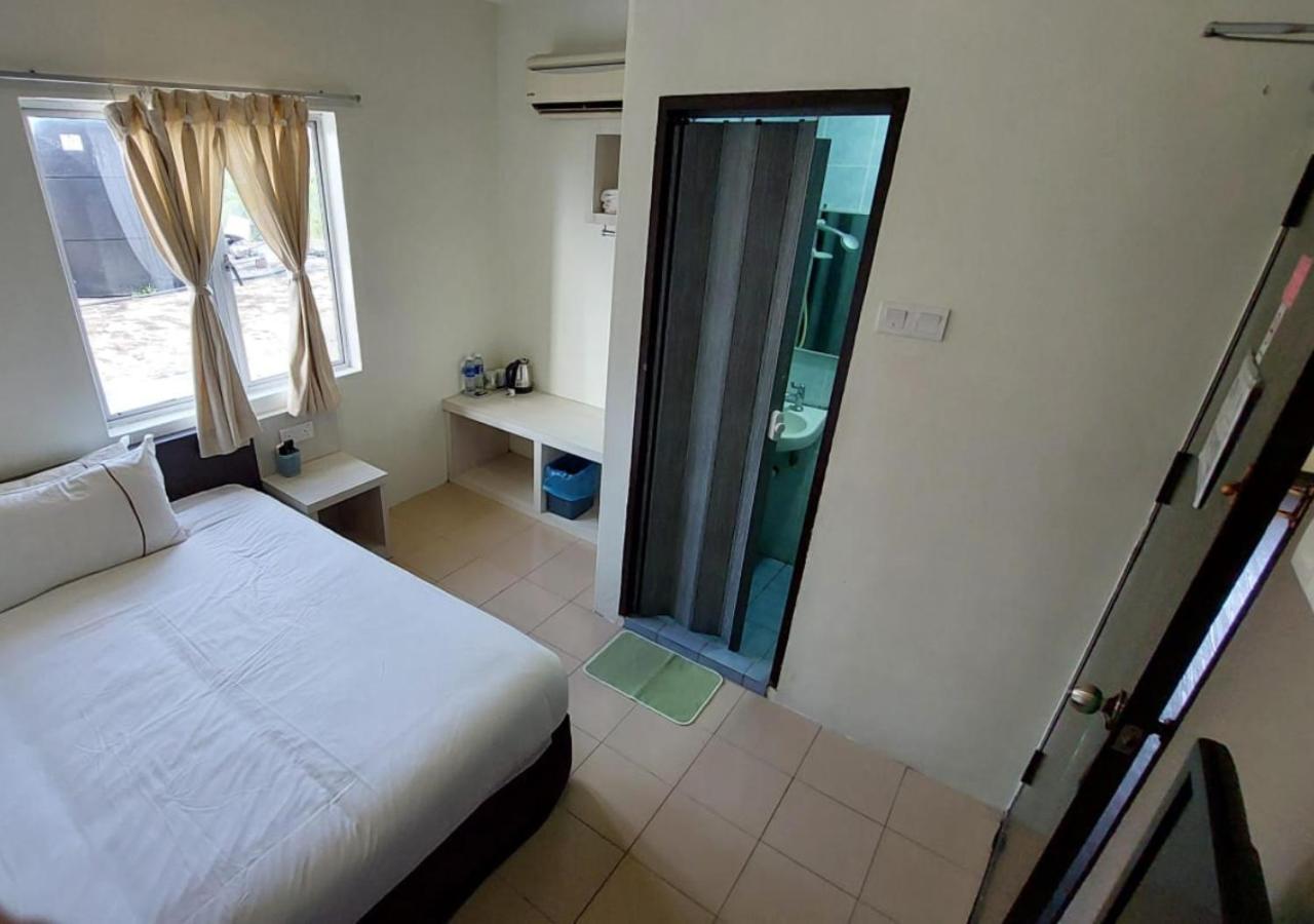 Angsoka Hotel Teluk Intan Exterior photo