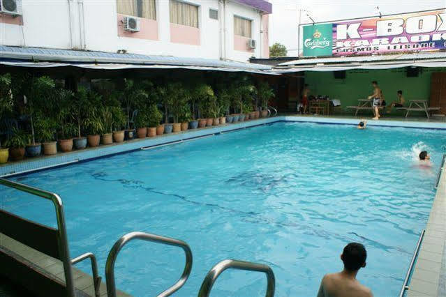Angsoka Hotel Teluk Intan Exterior photo
